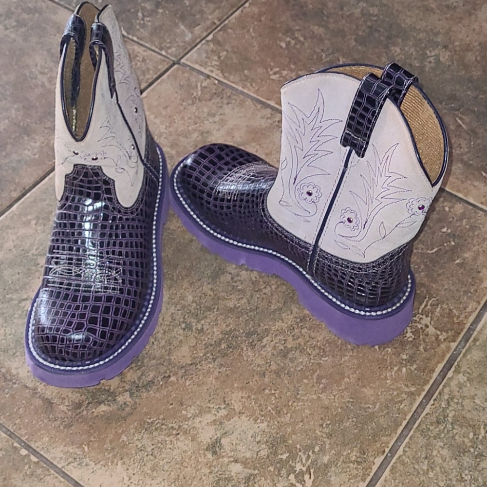 Girls boots
